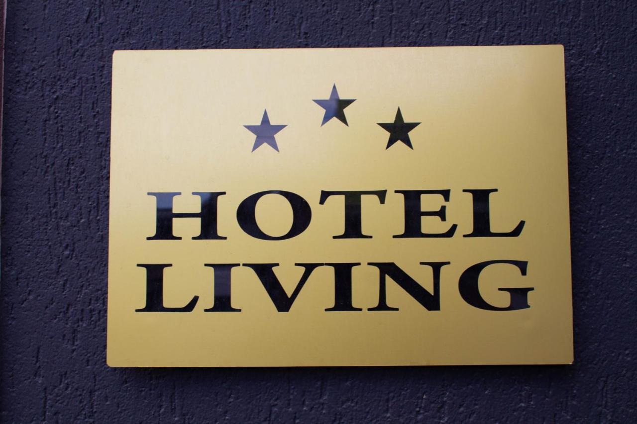 Hotel Living Suto Orizari Zewnętrze zdjęcie