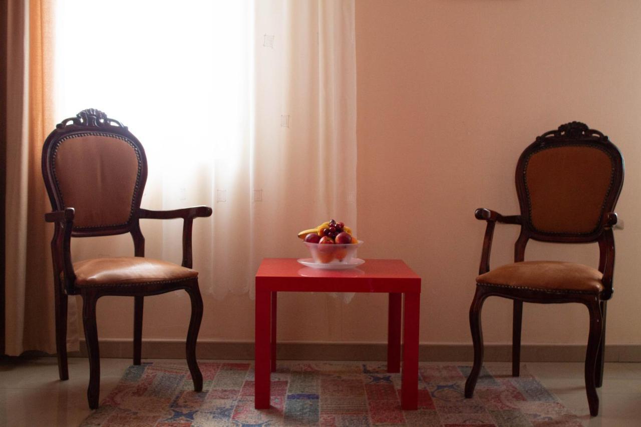 Hotel Living Suto Orizari Zewnętrze zdjęcie