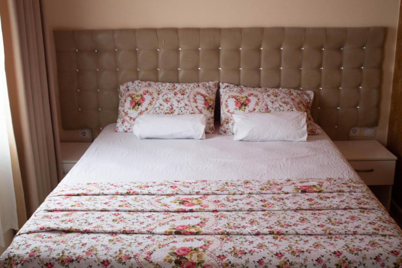 Hotel Living Suto Orizari Zewnętrze zdjęcie