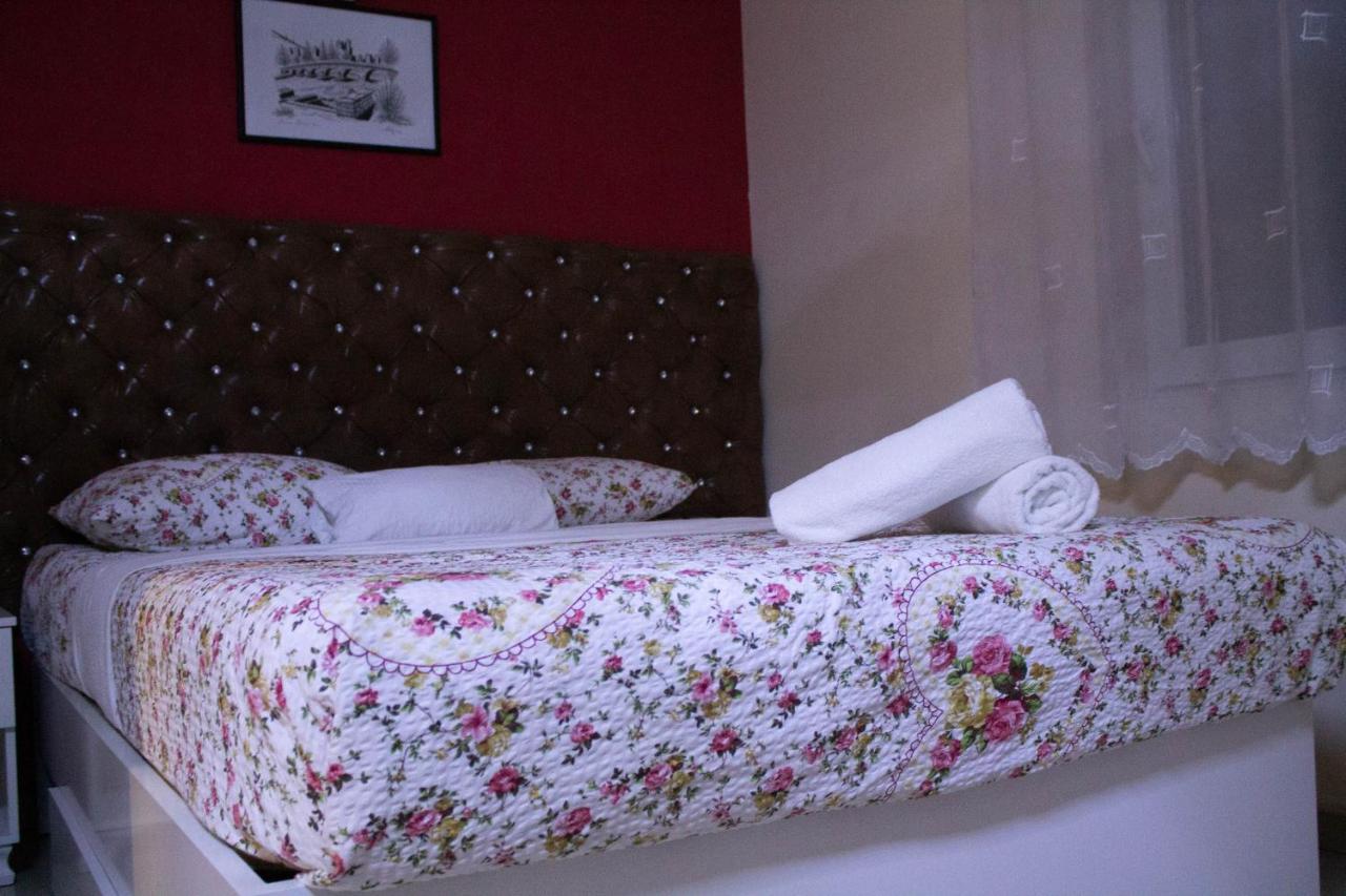 Hotel Living Suto Orizari Zewnętrze zdjęcie