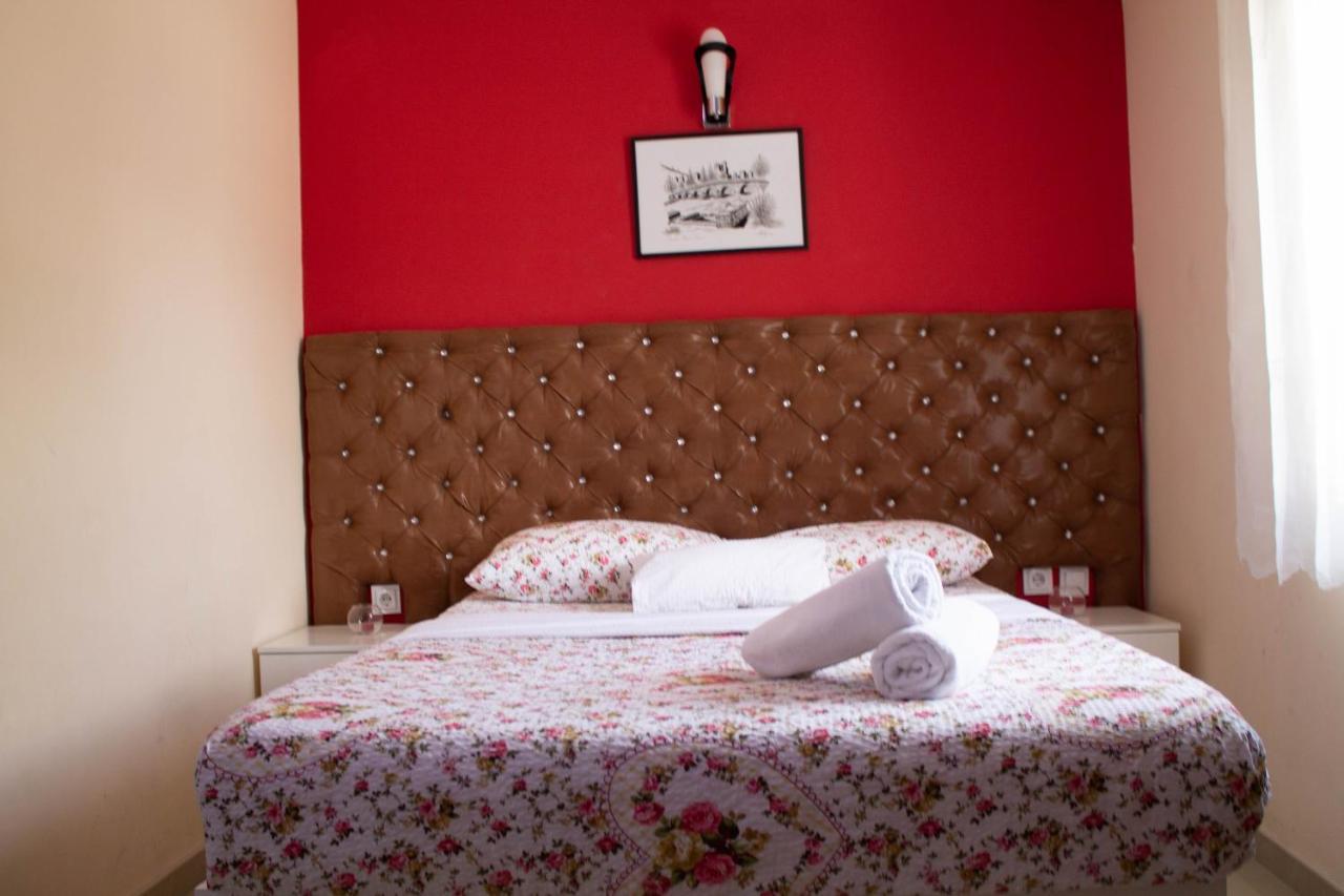 Hotel Living Suto Orizari Zewnętrze zdjęcie