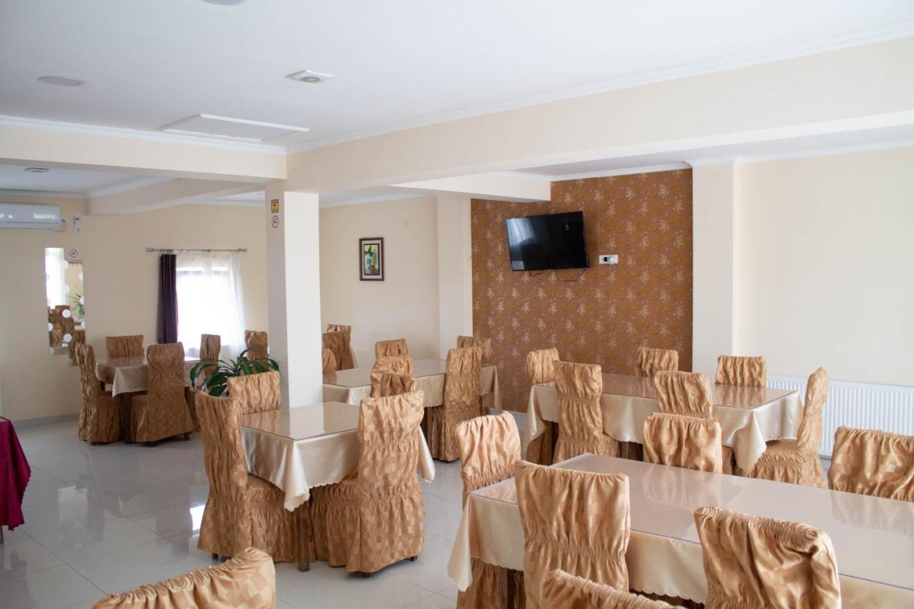 Hotel Living Suto Orizari Zewnętrze zdjęcie