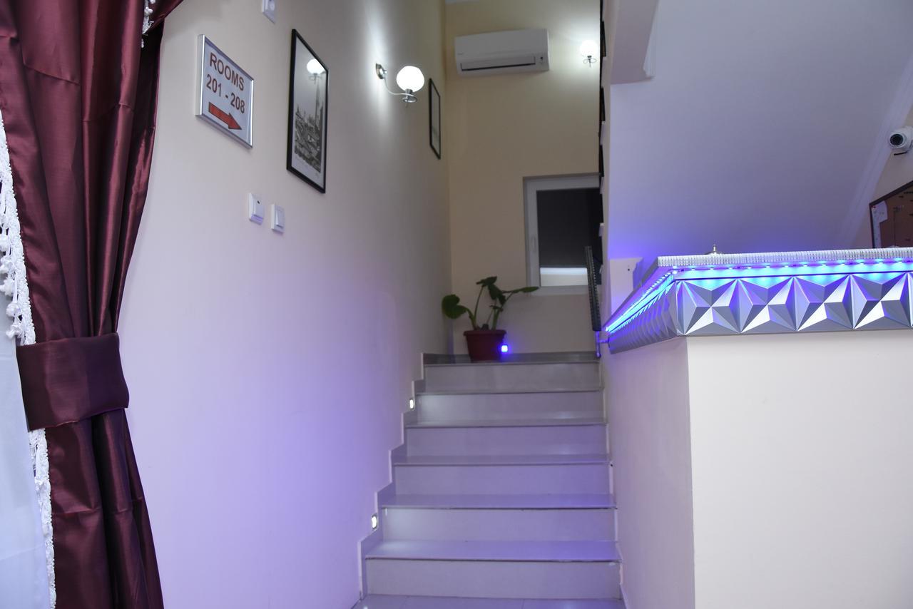 Hotel Living Suto Orizari Zewnętrze zdjęcie