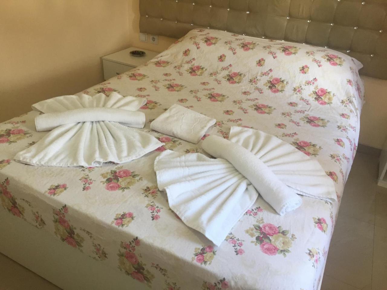 Hotel Living Suto Orizari Zewnętrze zdjęcie